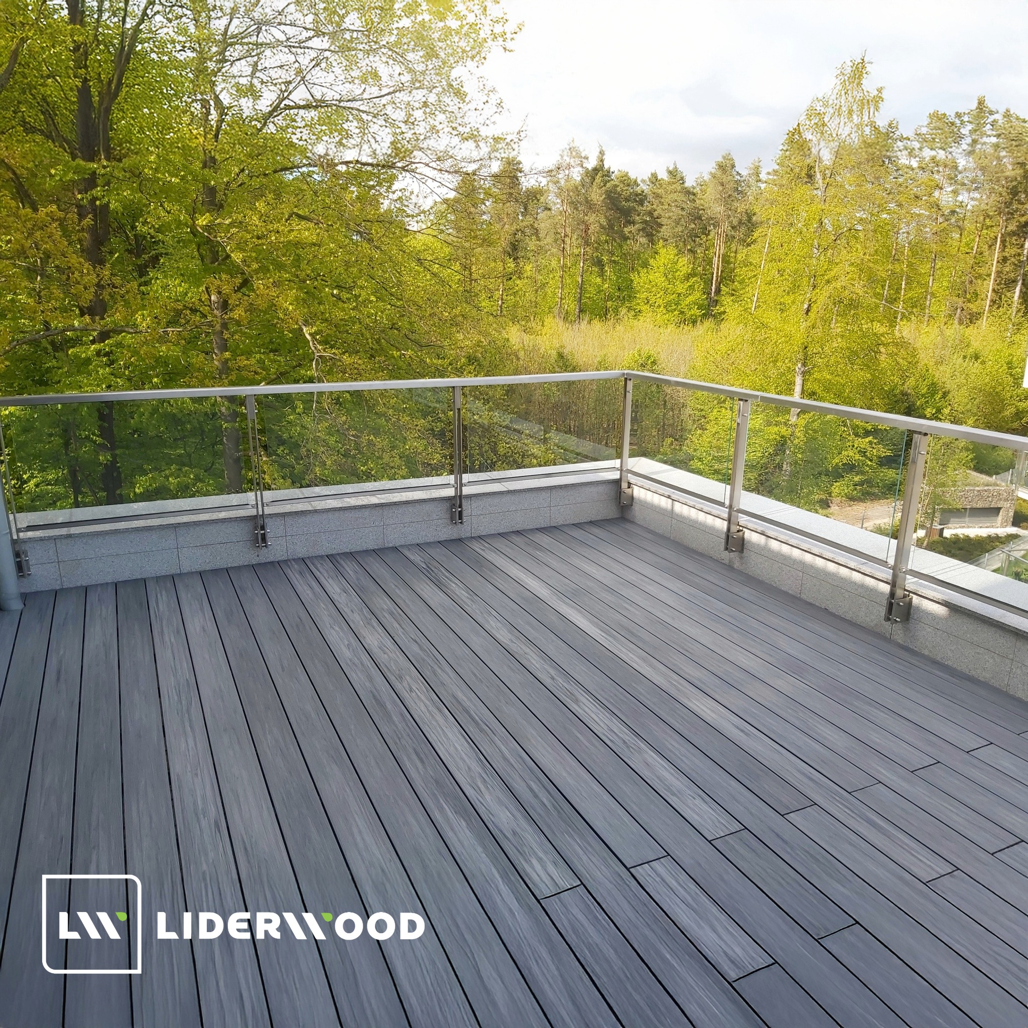 Terrasse oder Balkon – Was ist der Unterschied? [Wir klären auf]