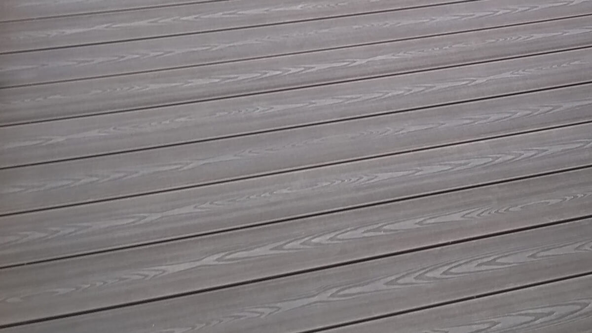 Balkon aus WPC Terrassendielen 3D Braun