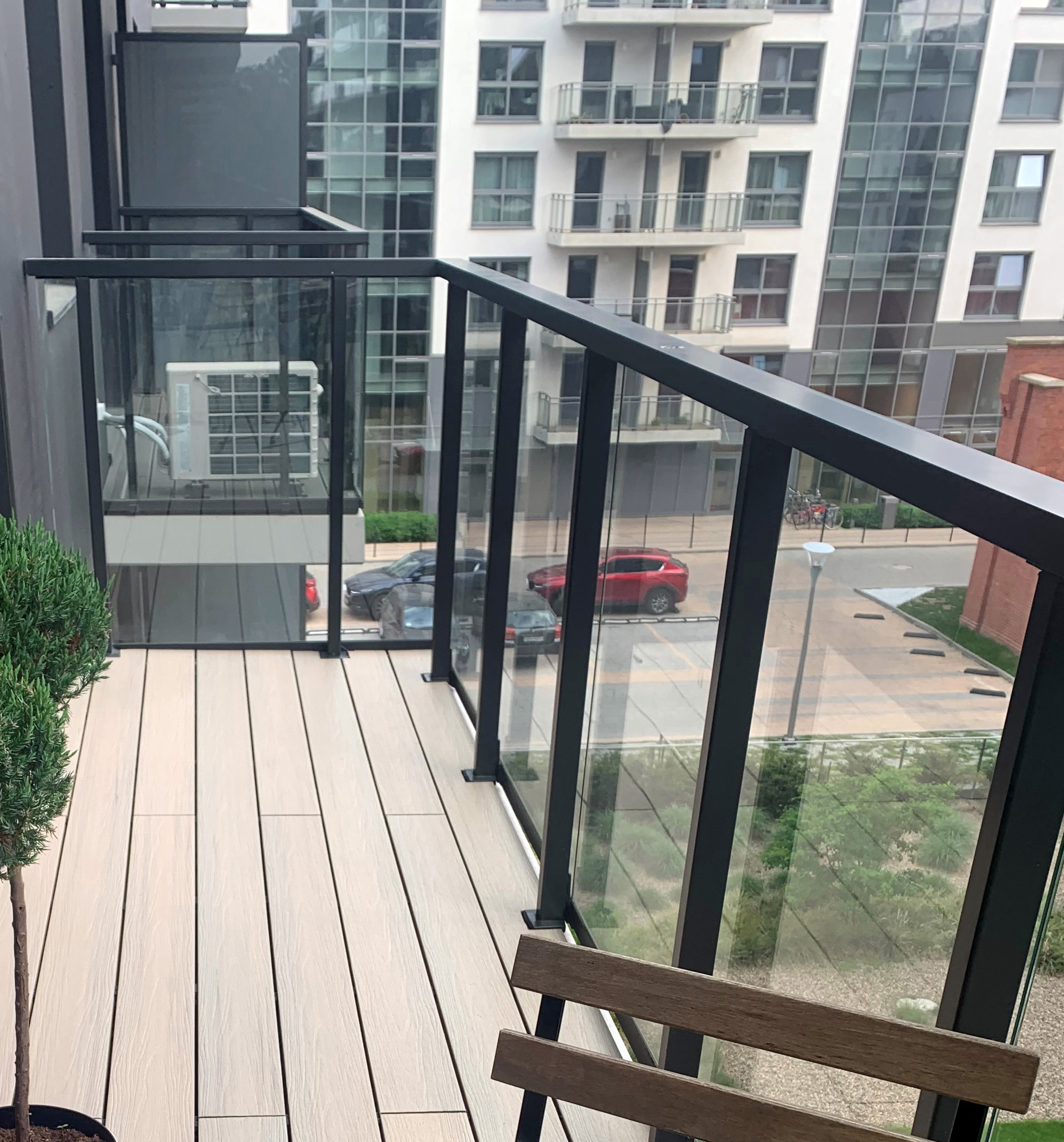Balkon aus WPC Terrassendielen Premium Ecru