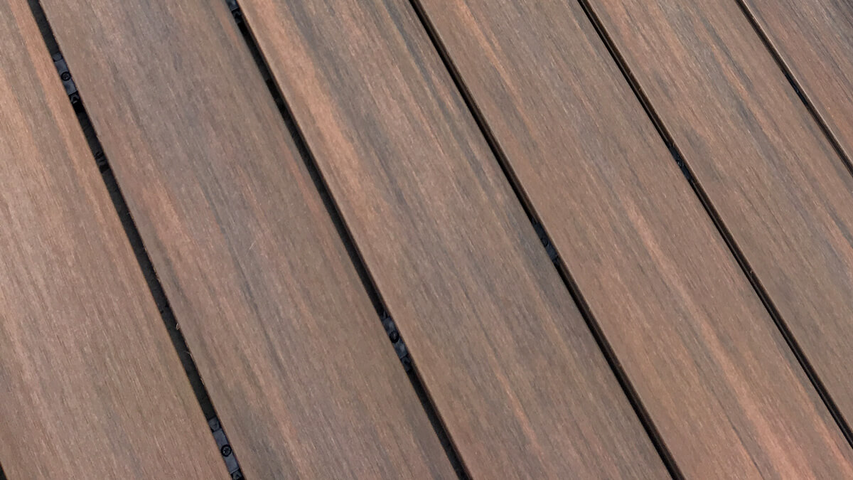 Balkon aus WPC Terrassendielen Premium Teak