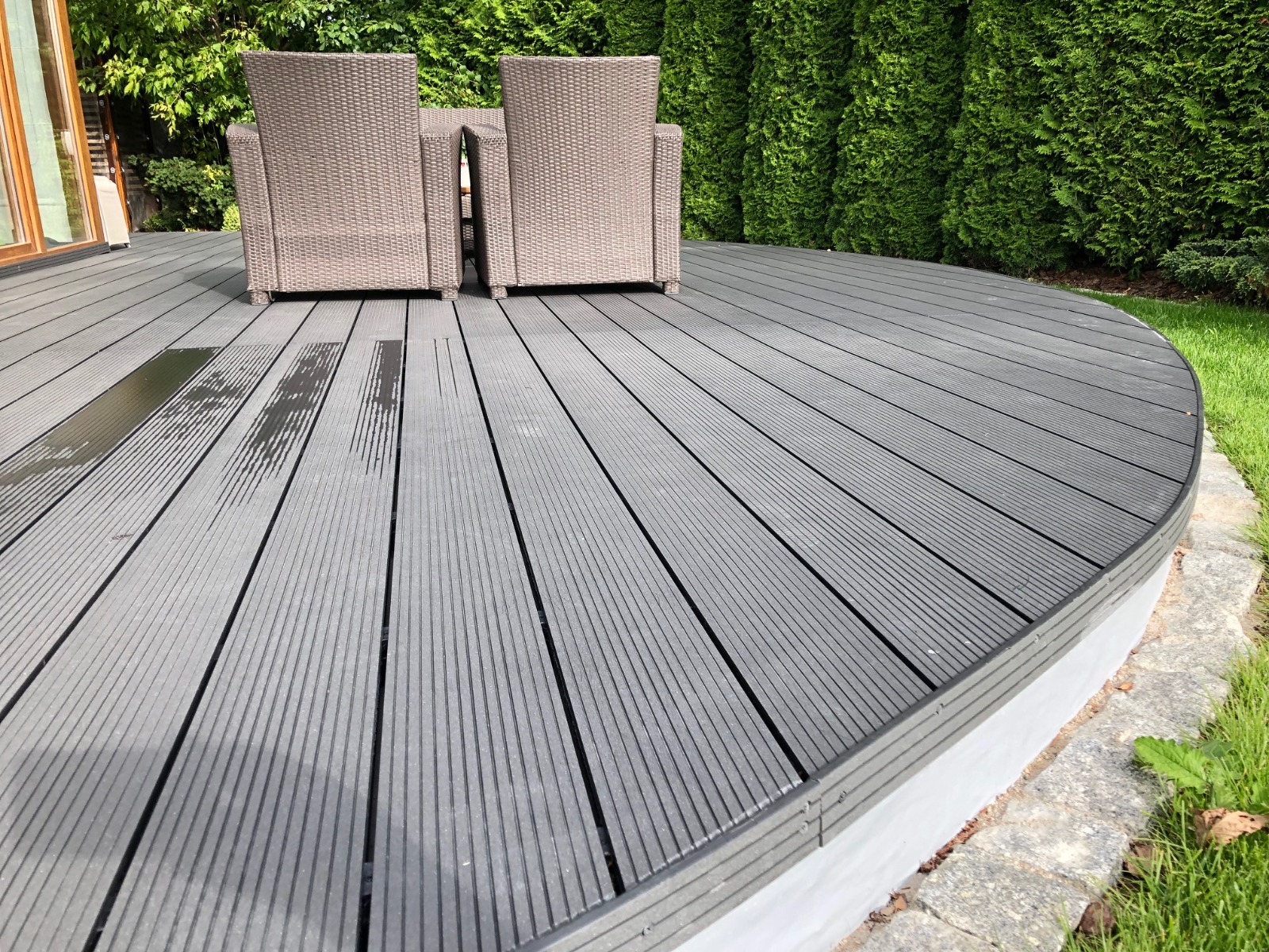 Terrasse aus WPC Terrassendielen Standard Anthrazit