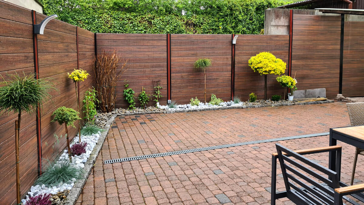 Zaun aus Gartenbrettern Redwood