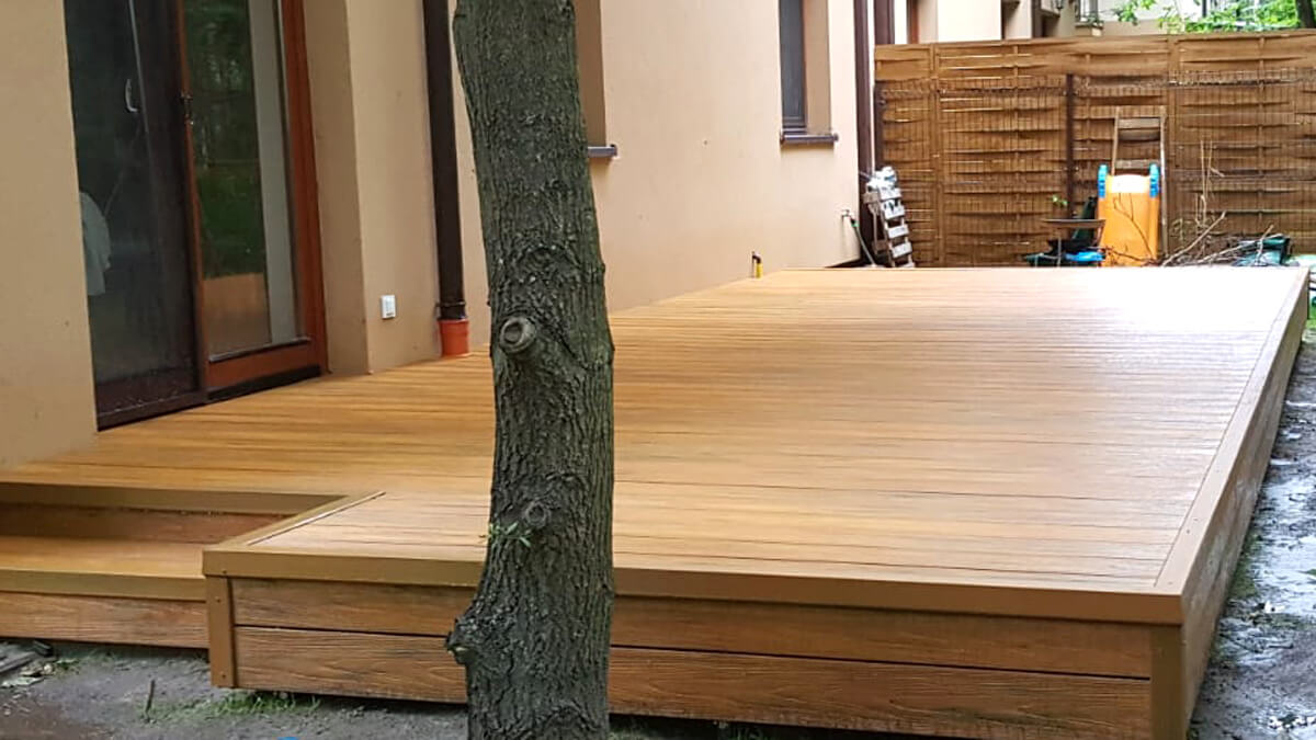 Terrasse mit Treppen - WPC Terrassendielen Premium Amber