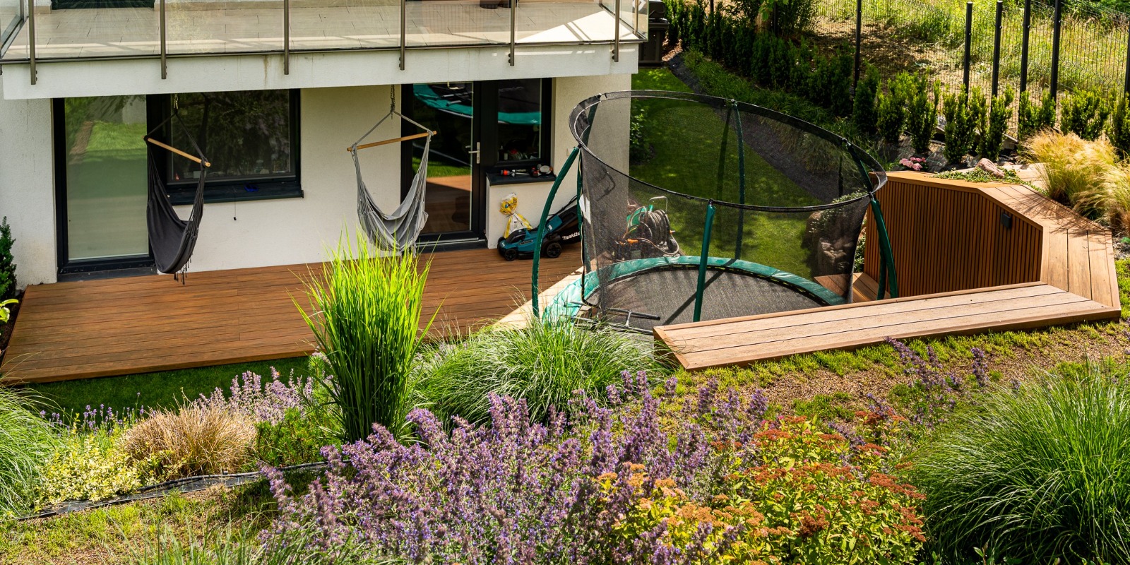 Terrasse und Gartenverkleidung im Farbton Amber