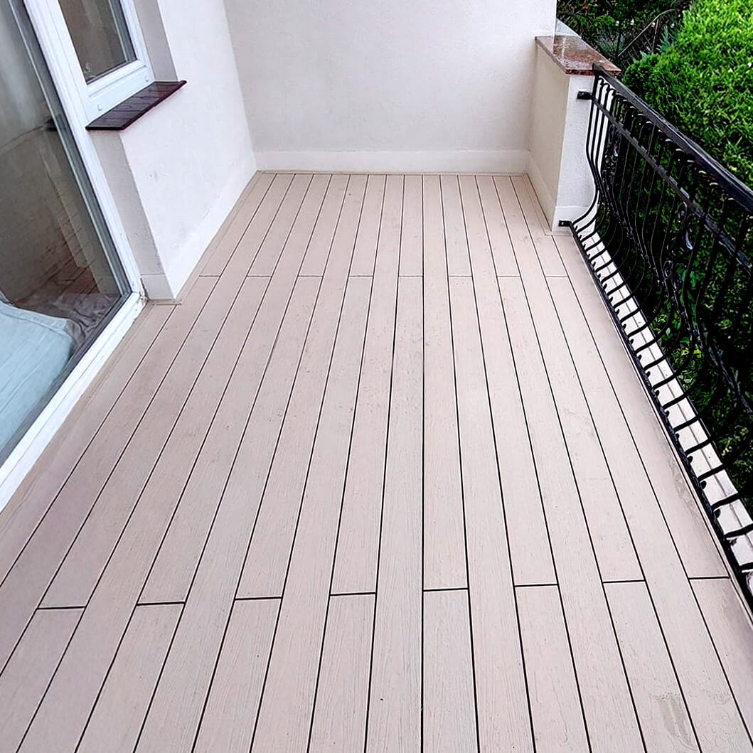 Verbunddielen auf dem Balkon – Premium Ecru