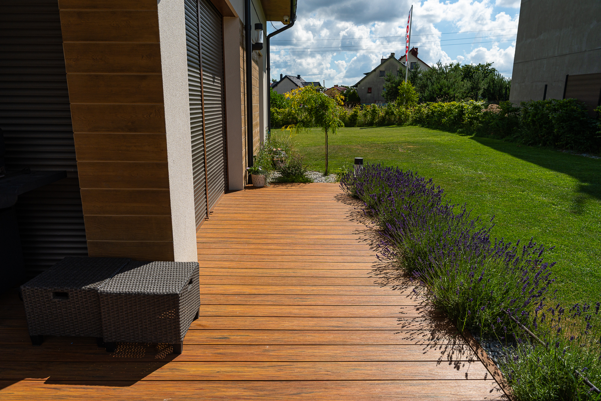 Premium Amber Terrasse – von der Montage bis zur fertigen Umsetzung