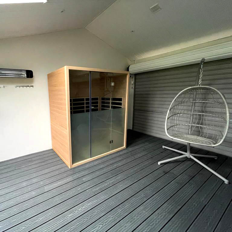 Entspannung und Design vereint – Innenbereich mit 3D Classic WPC-Diele in Grau