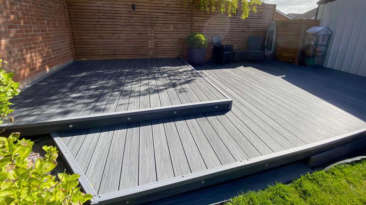 Terrasse aus WPC Terrassendielen Premium Gray