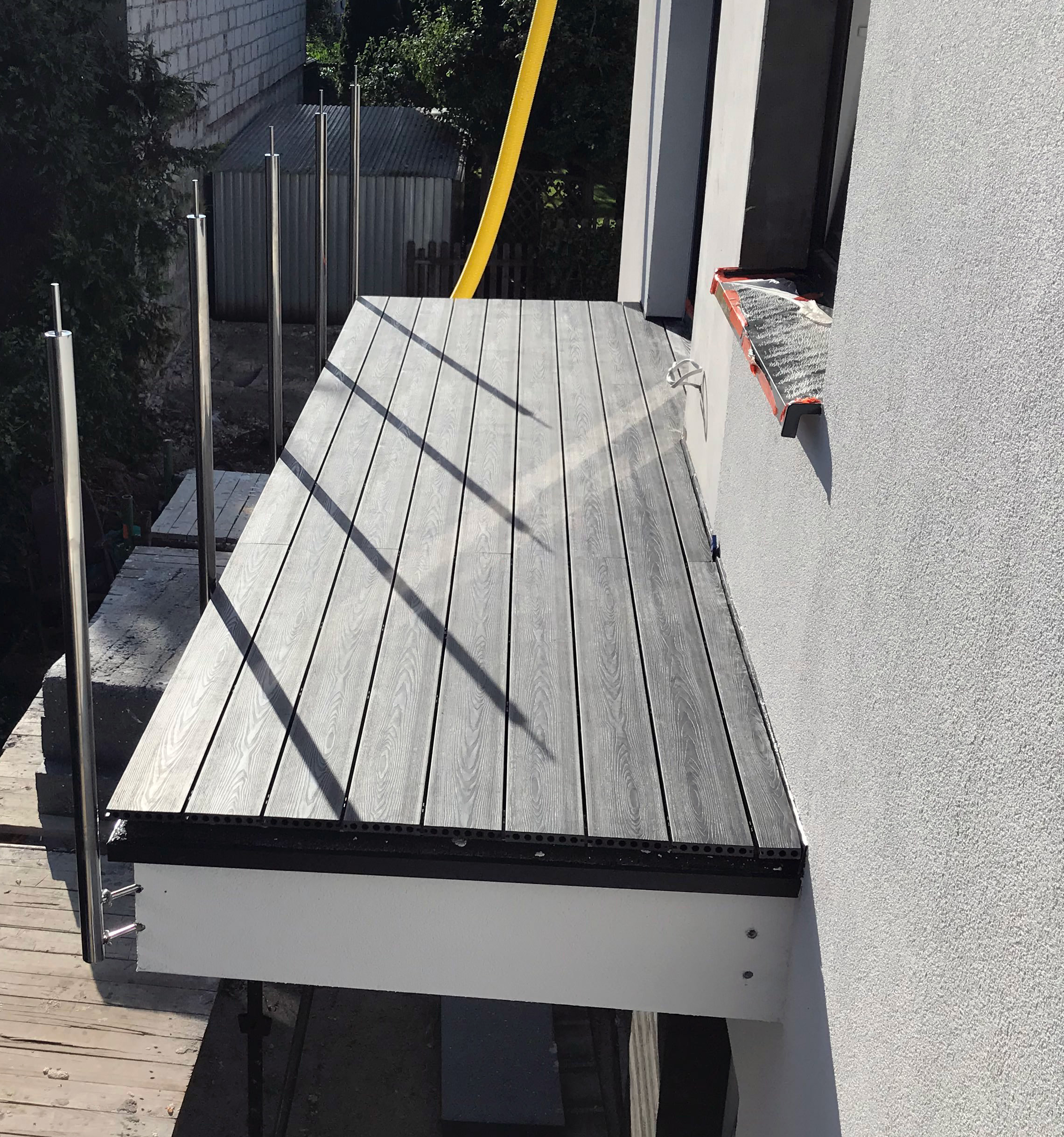 3D-Terrasse in Anthrazit – moderne Optik in kompakter Form