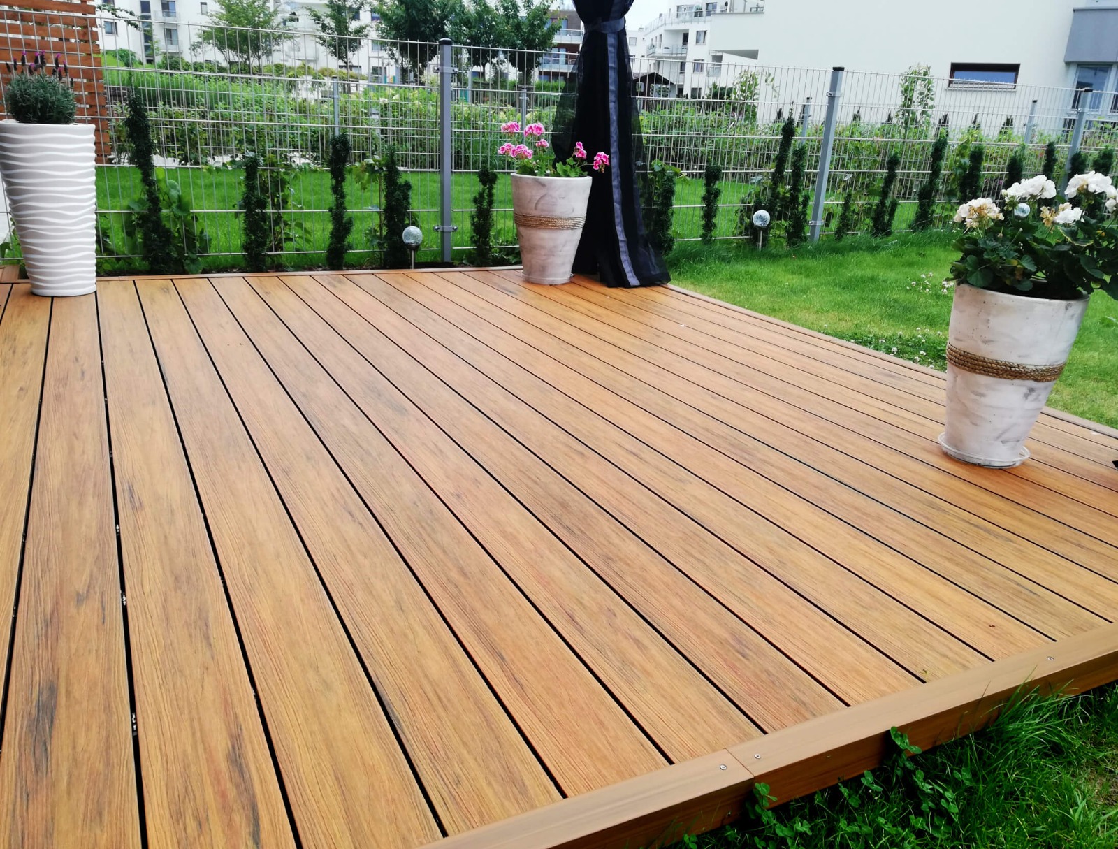 Terrasse aus WPC Terrassendielen Premium Amber