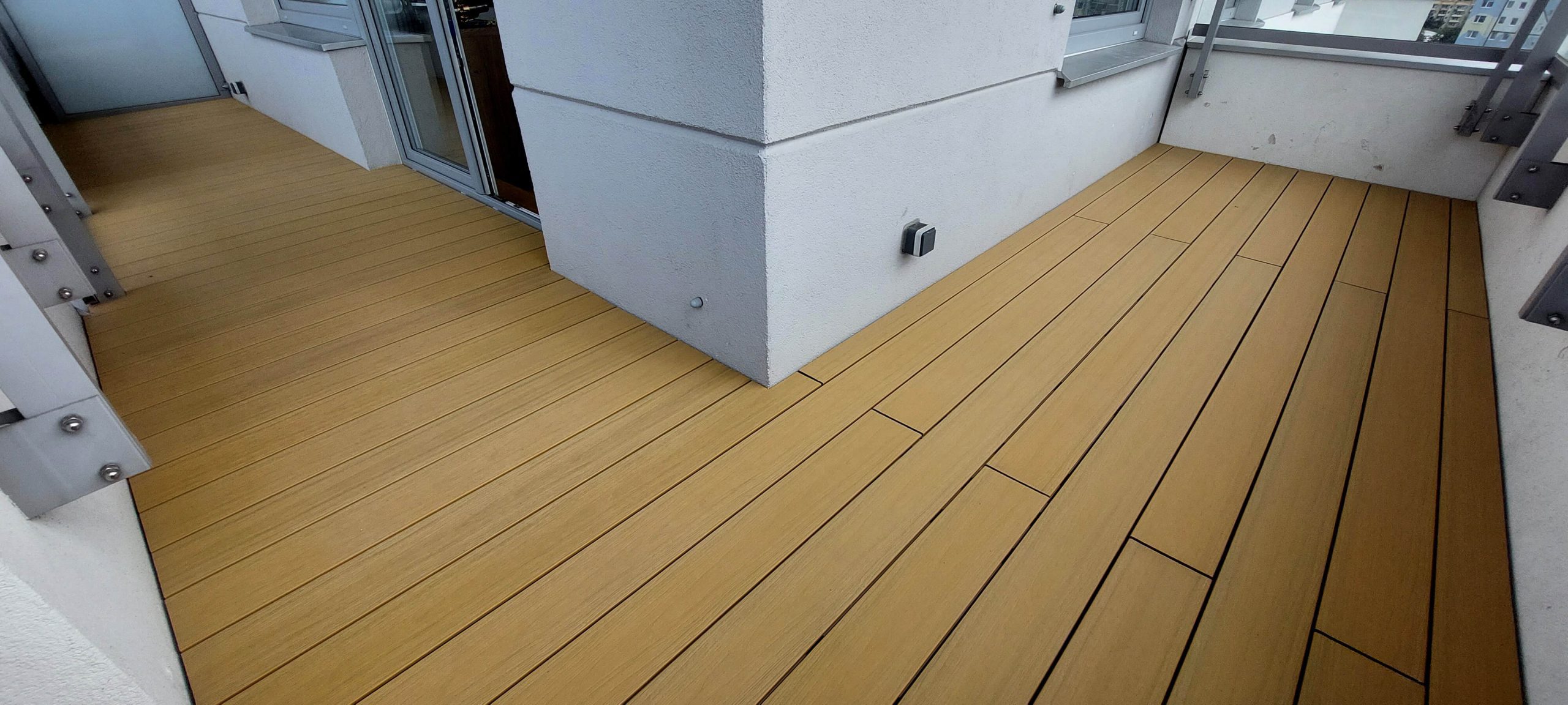 Balkon aus WPC Terrassendielen Premium Sand