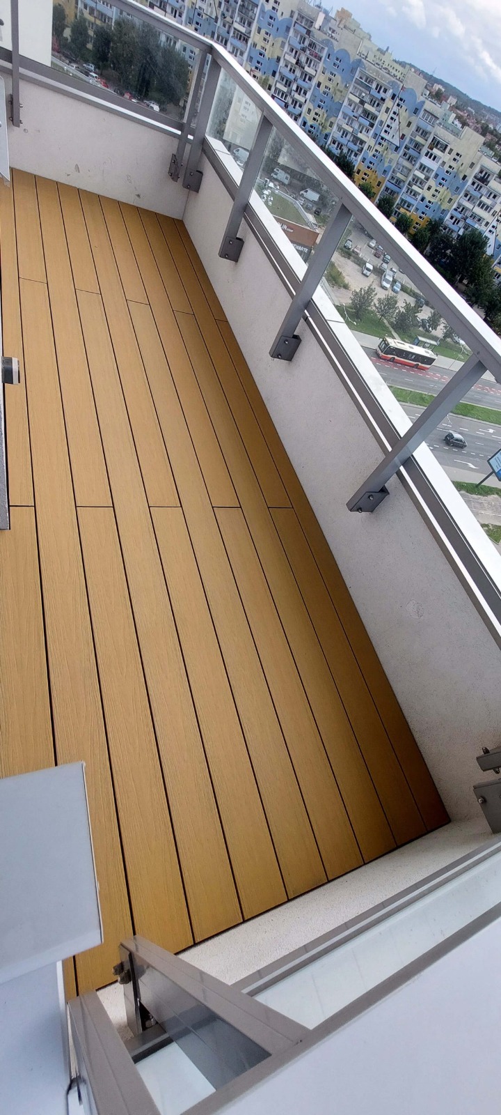 Balkon aus WPC Terrassendielen Premium Sand