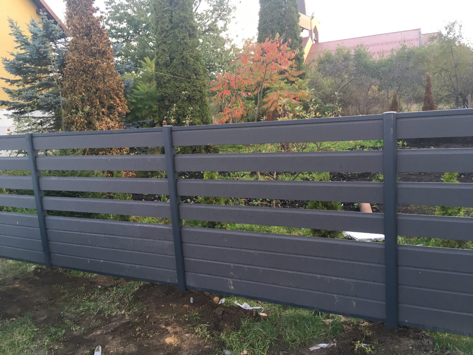 Standard Anthrazit Zaunbrett – moderne Optik und leichte Form