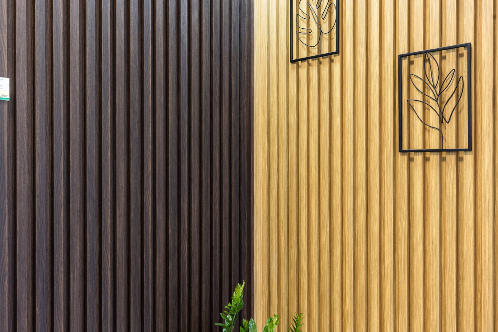 Ausstellung im Ausstellungsraum in Rumia - Lamellenplatten und Paneele aus WPC