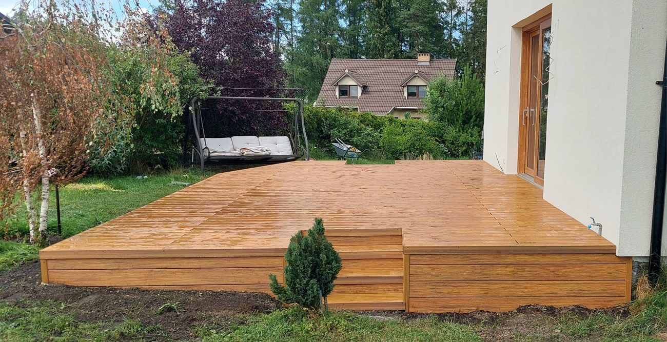 Terrasse mit Stufen – Amber Premium Verbund-Terrassendielen