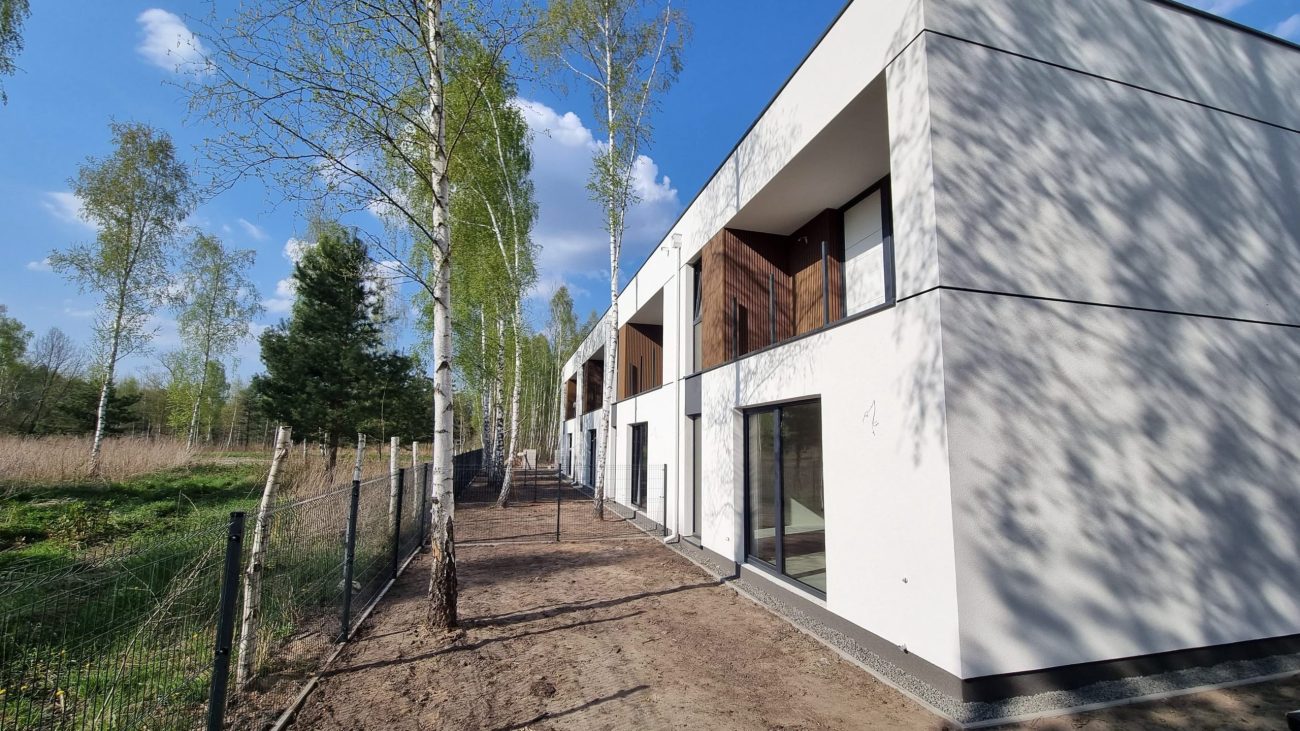 Gebäudefassade – Premium Teak Außenlamellen