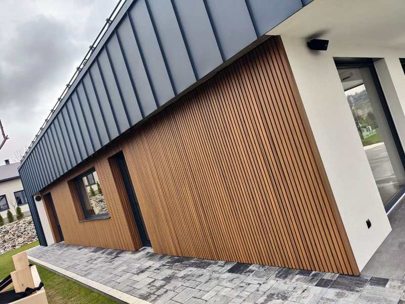 Hausfassade – 3D Fassadenlamellen Amber