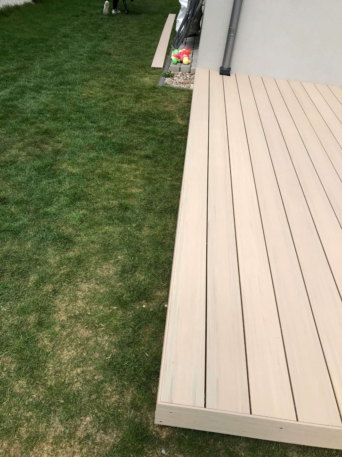 Terrasse aus WPC Terrassendielen Premium Ecru