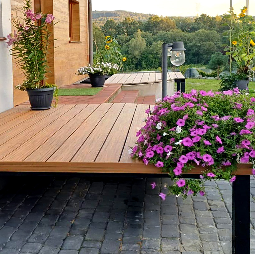 Kompakte Eingangsterrasse mit Geländer Amber Premium