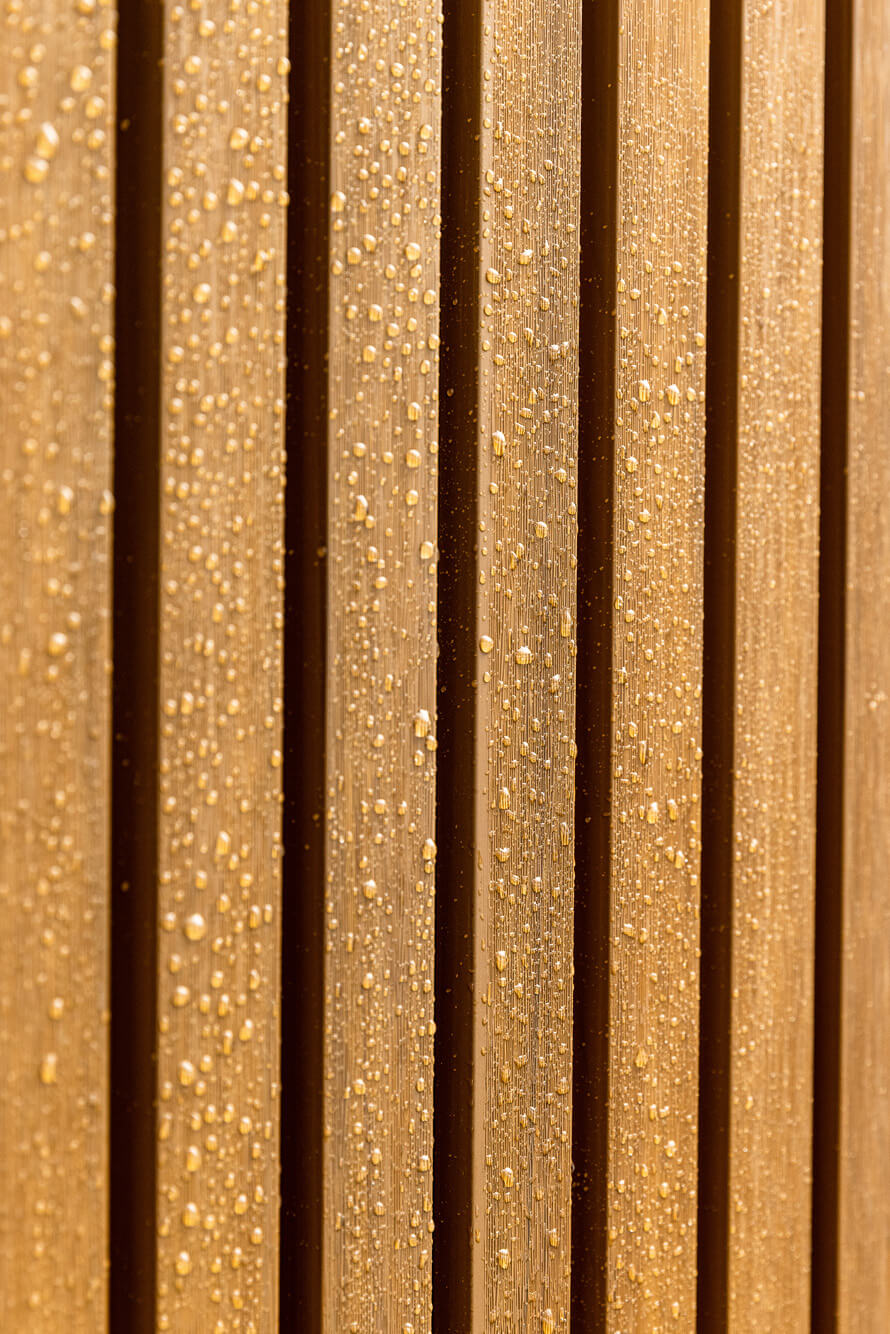 Ausstellung im Ausstellungsraum in Rumia - Lamellenplatten und Paneele aus WPC