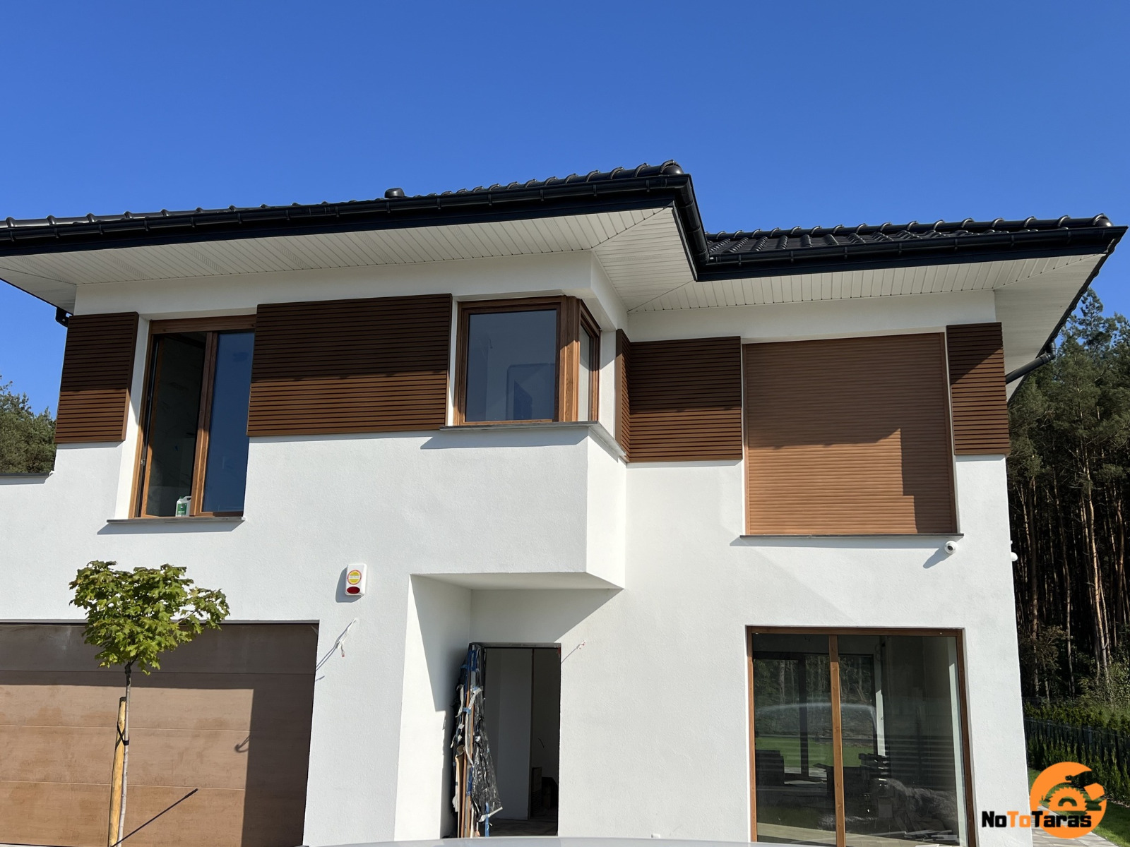 Premium Teak Fassadenlamellen – stilvolle Harmonie an der Fassade