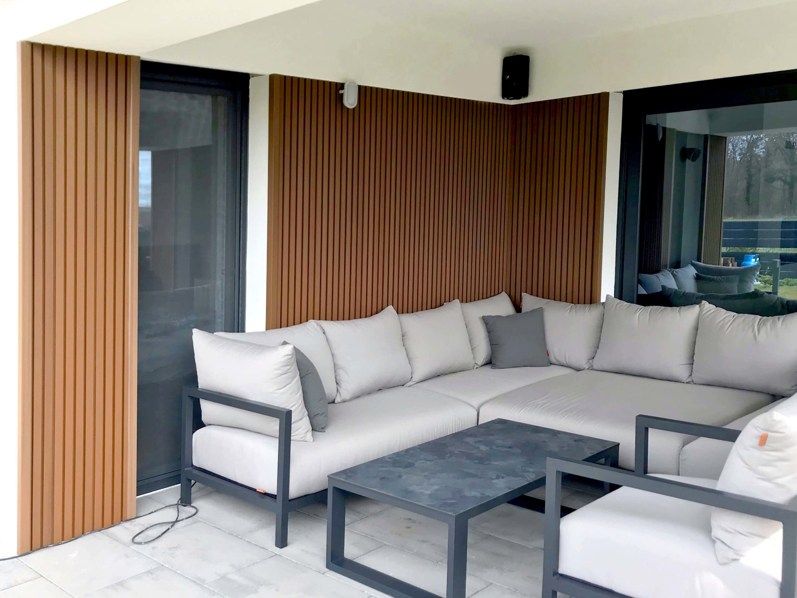 Lamellen-Ecke für Ihre Terrasse, Teak-Lamellen-Terrassendiele