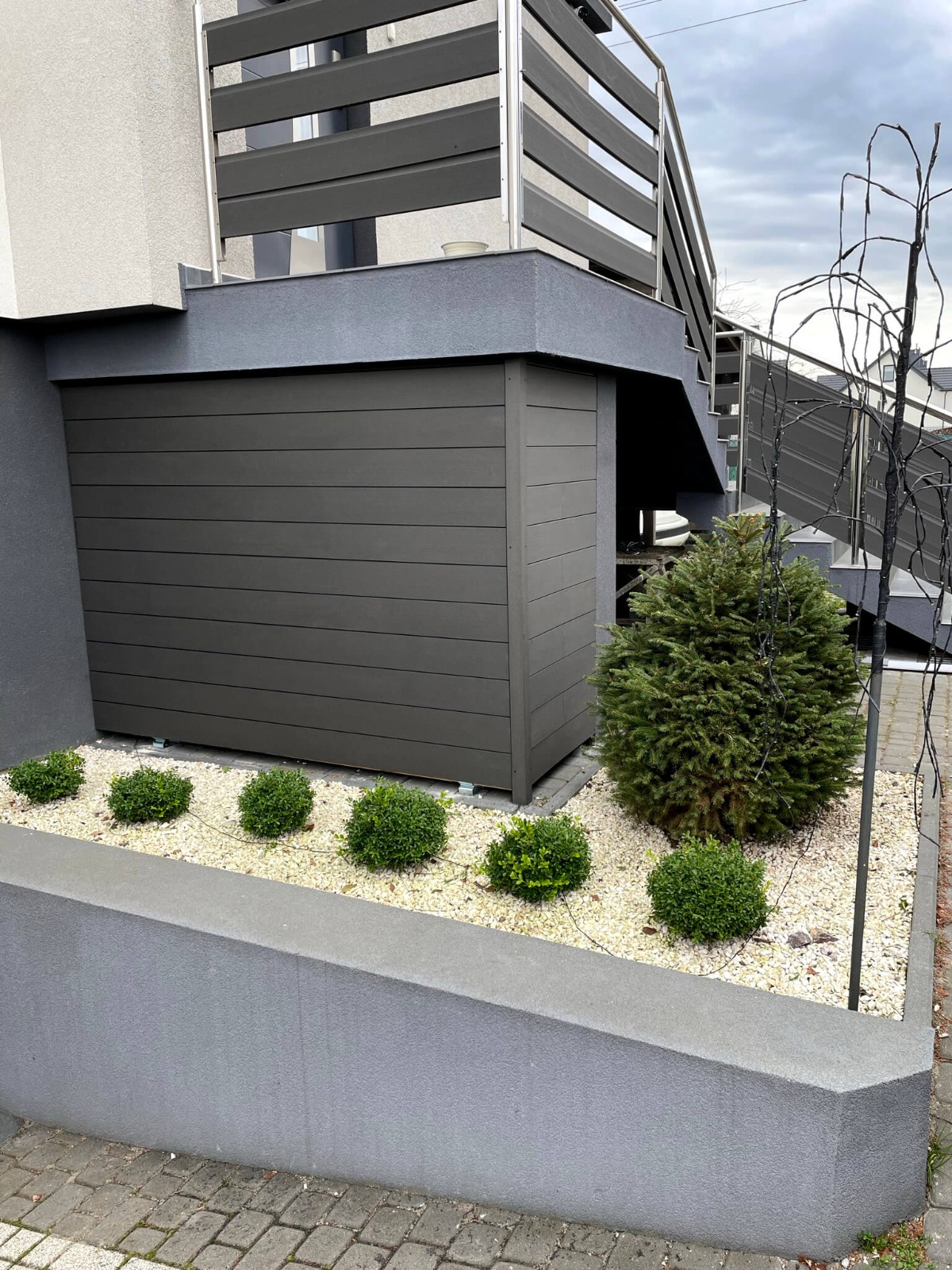 Fassadenverlegung von WPC dielen Standard Anthrazit