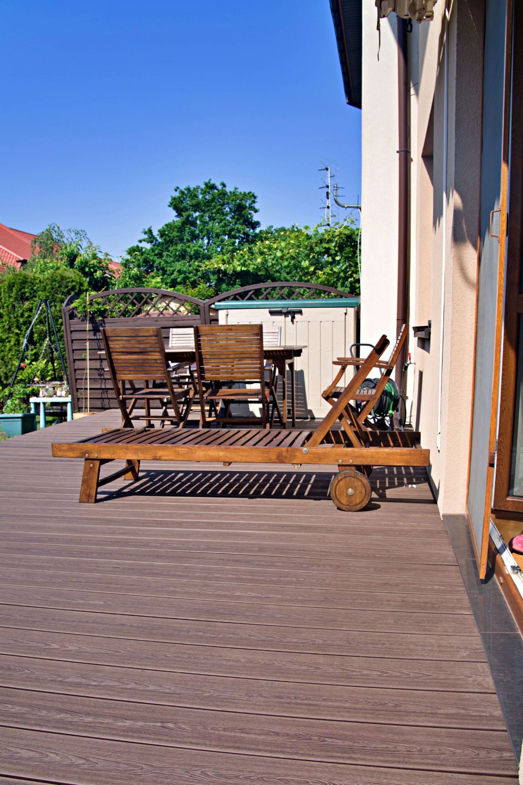 Terrasse aus WPC Terrassendielen 3D Braun