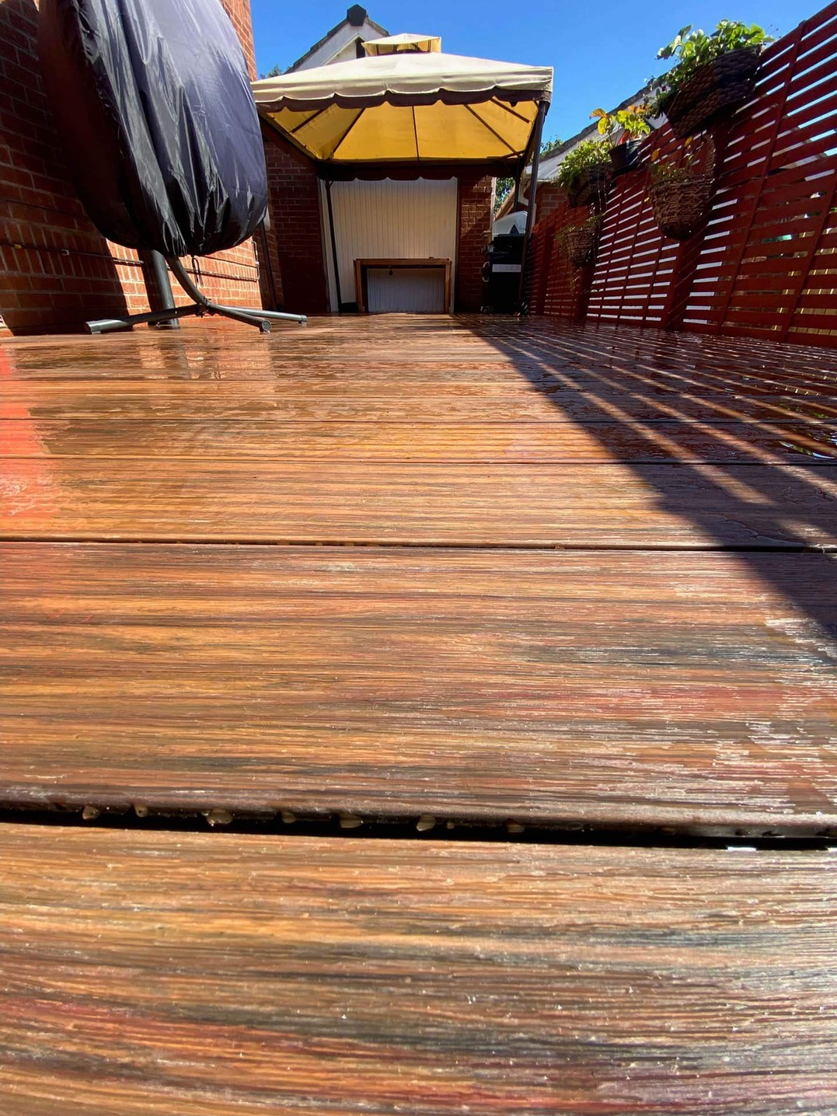 Terrasse mit Treppen - WPC Terrassendielen Premium Redwood