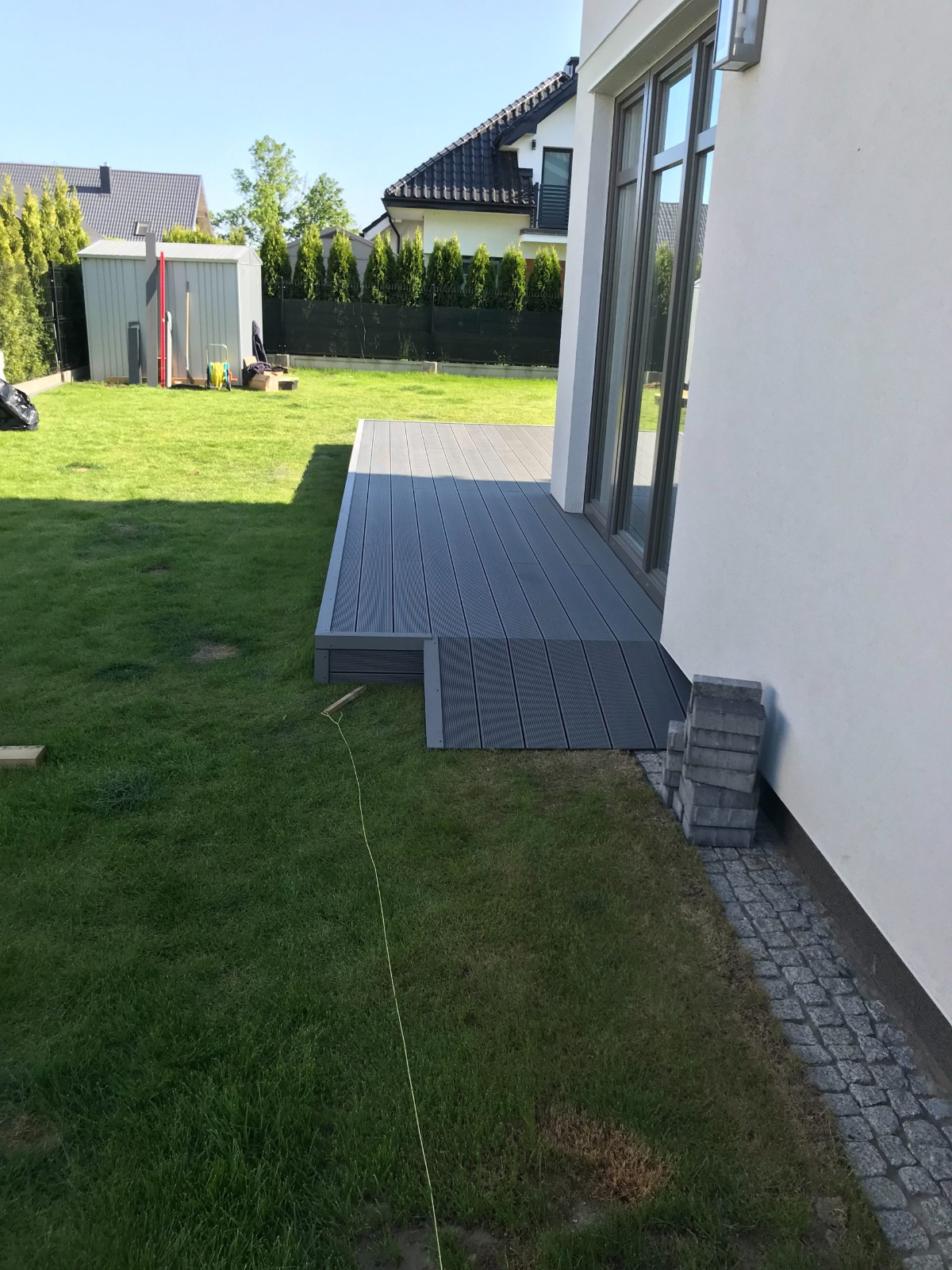 Terrasse Standard Hellgrau – Eleganz und Funktionalität