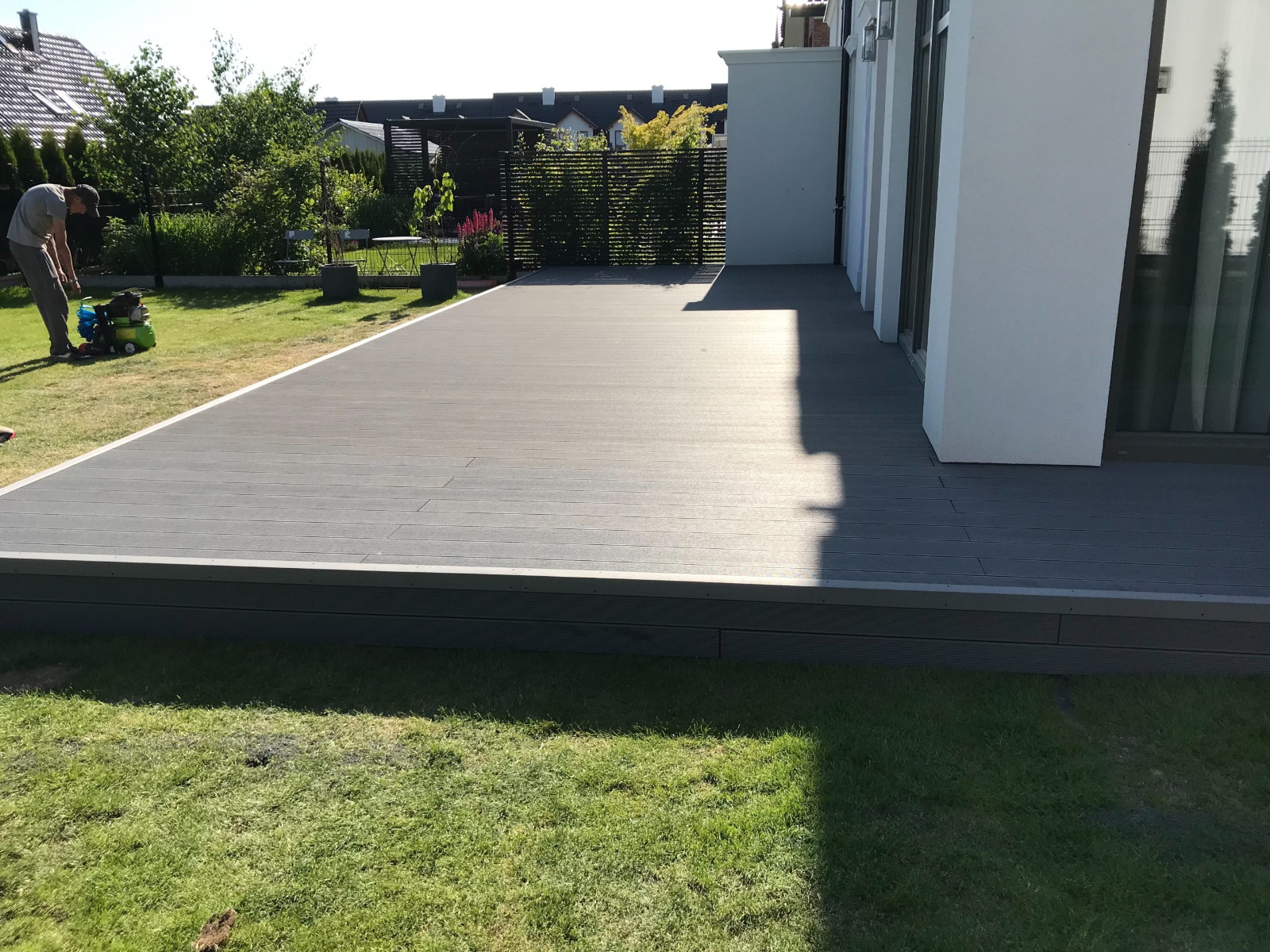 Terrasse Standard Hellgrau – Eleganz und Funktionalität