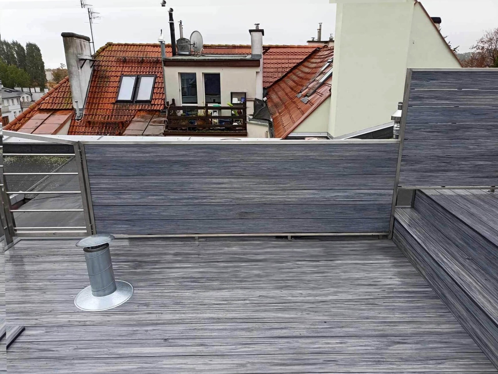 Dachterrasse mit WPC Terrassendielen Premium Gray