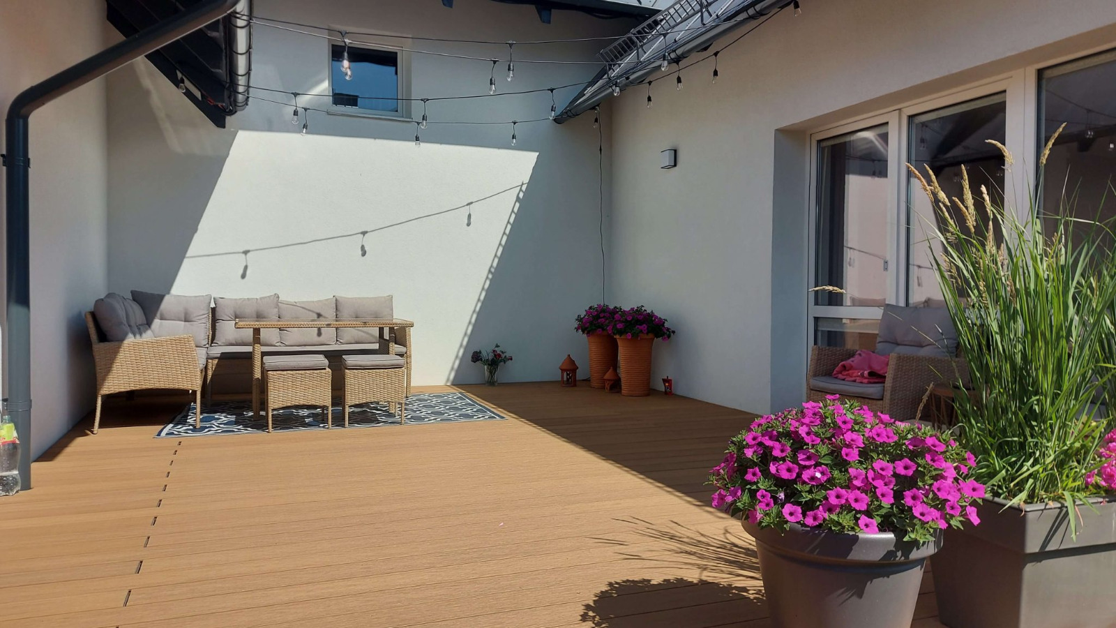 Premium-Komposit-Terrassendielen – Gestalten Sie eine Terrasse für viele Jahre