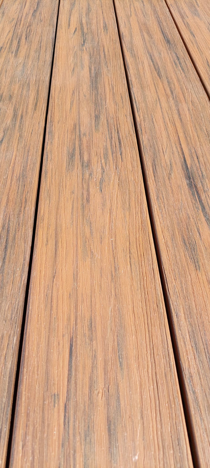 Premium Teak Terrasse – natürliche Eleganz und Komfort
