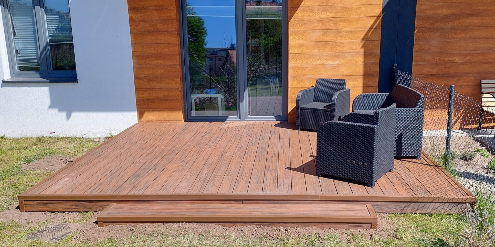 Premium Teak Terrasse – natürliche Eleganz und Komfort