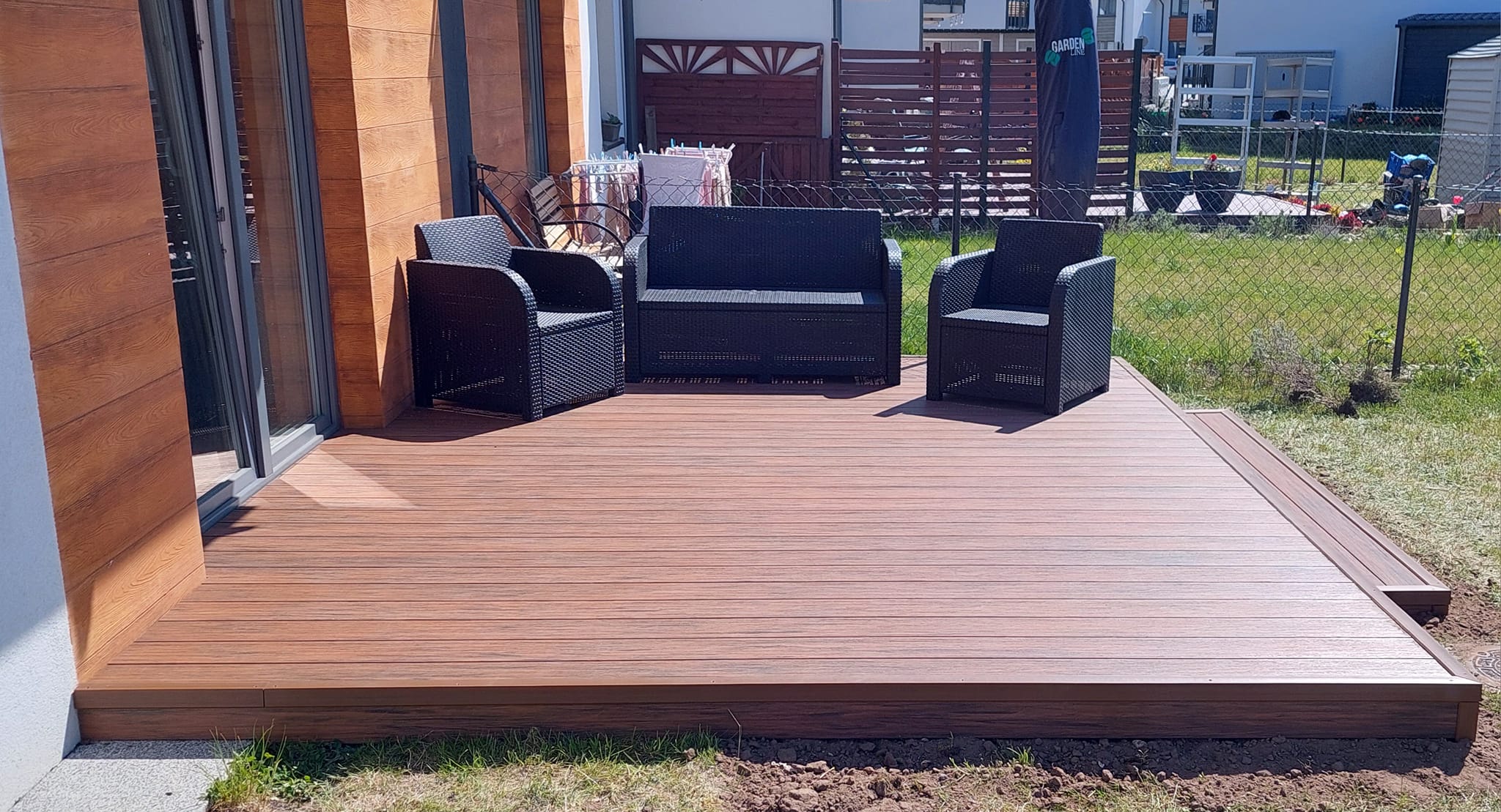 Premium Teak Terrasse – natürliche Eleganz und Komfort