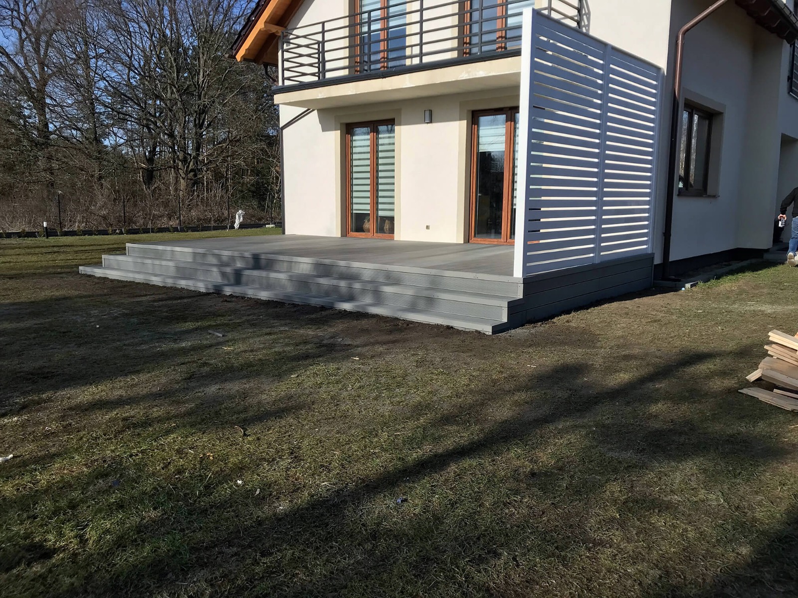 Terrasse aus WPC Terrassendielen Standard 15 Hellgrau