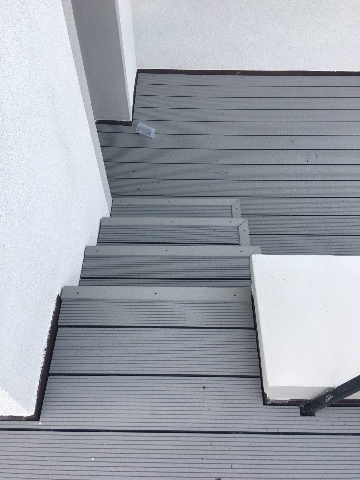 Standard Hellgrau-Terrasse – Eleganz und Funktionalität