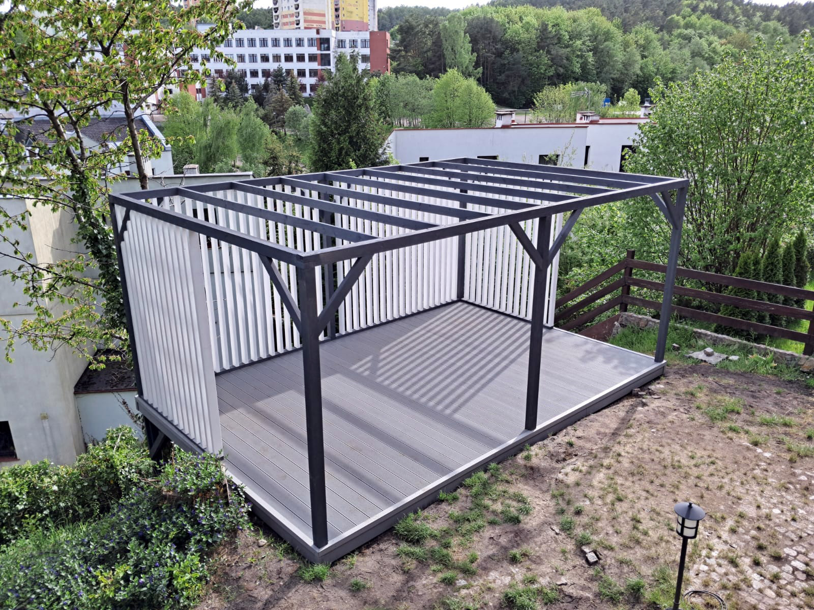 Graue WPC Terrasse – Terrassendielen Standard Hellgrau