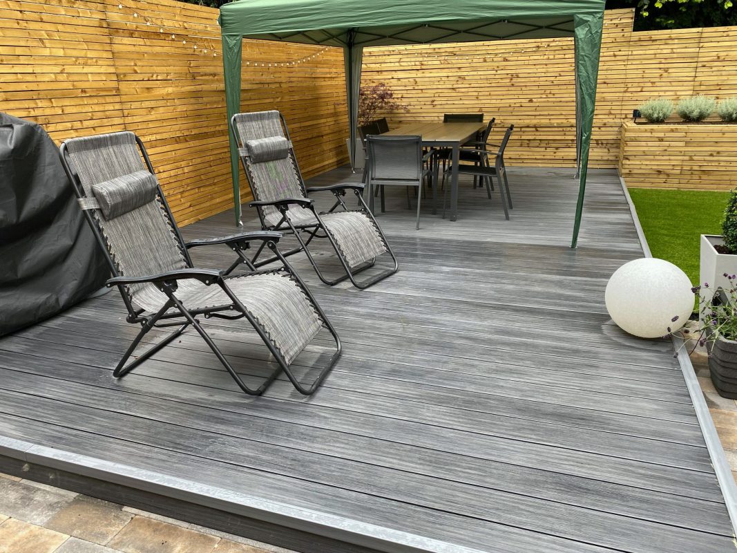 Terrasse aus Premium-Gray-Komposit-Terrassendielen