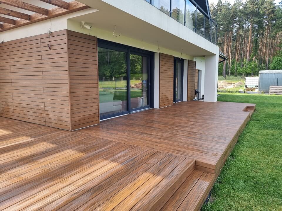 Terrasse aus WPC Terrassendielen Premium Teak