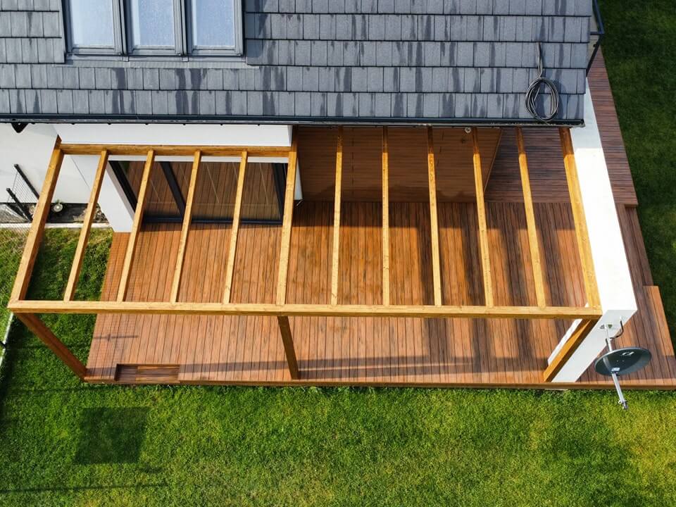 Terrasse aus WPC Terrassendielen Premium Teak