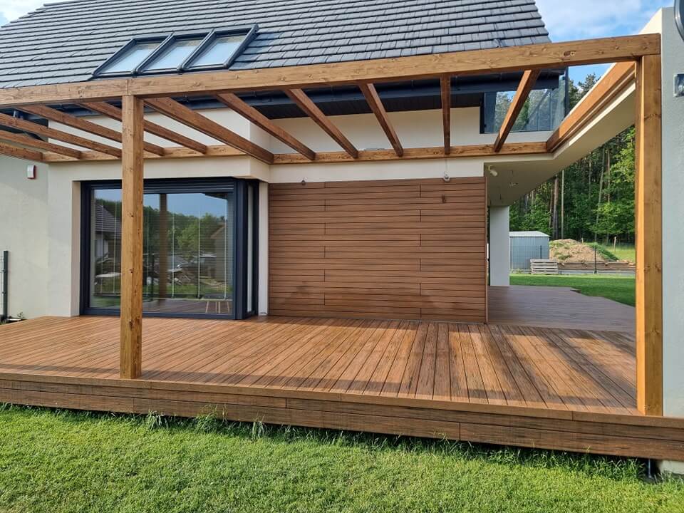 Terrasse aus WPC Terrassendielen Premium Teak