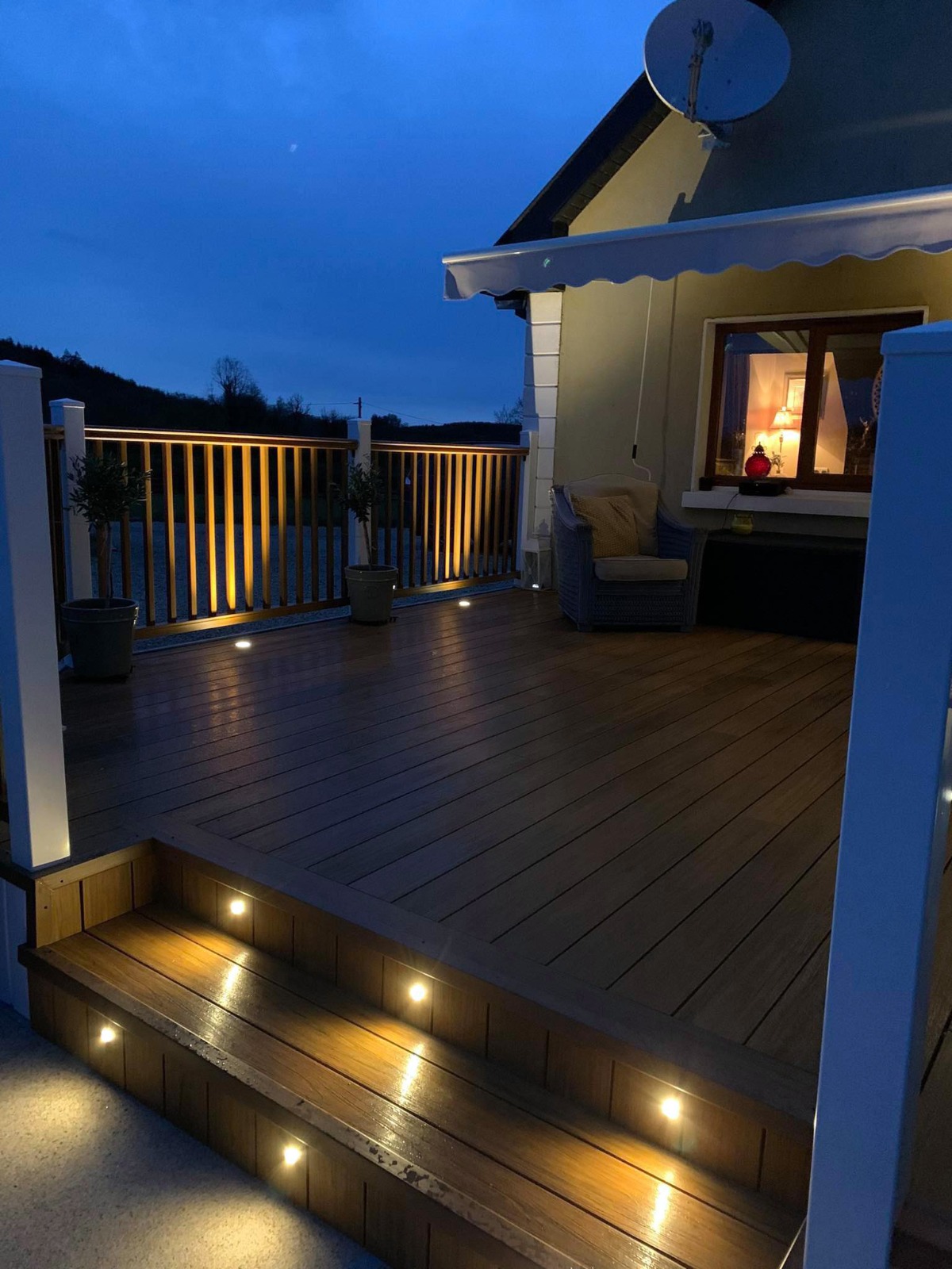 Terrasse mit Treppen - WPC Terrassendielen Premium Amber