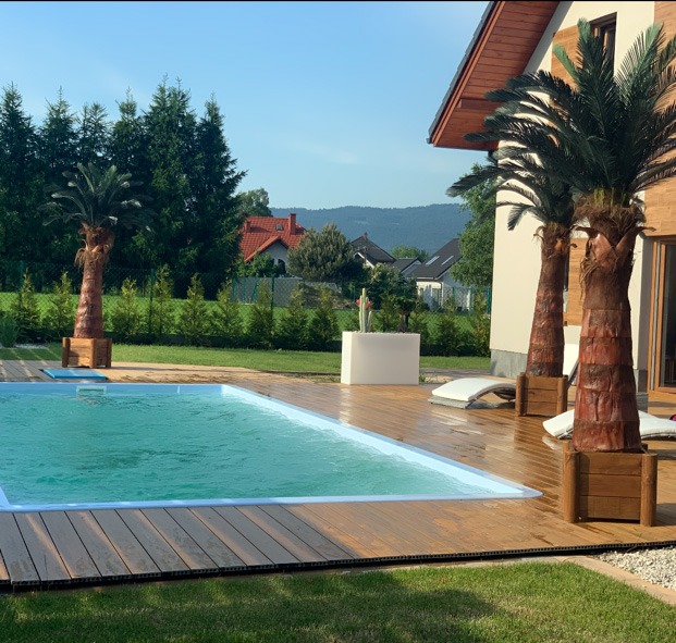Verkleidung und Terrasse für Schwimmbäder aus WPC Terrassendielen Premium Amber
