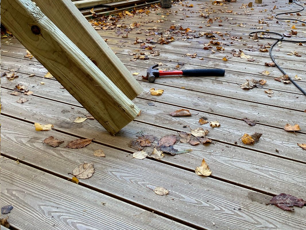 Wintergarten aus Komposit-Terrassendielen in Honey Teak