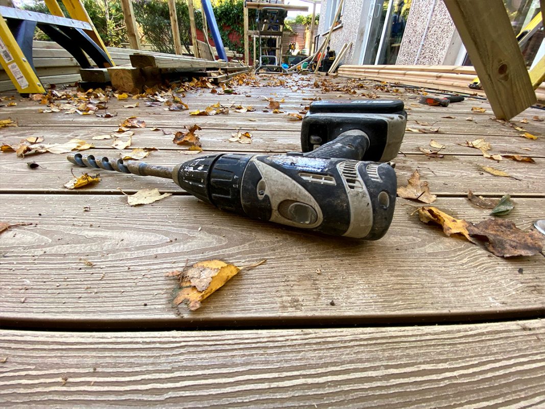 Wintergarten aus Komposit-Terrassendielen in Honey Teak