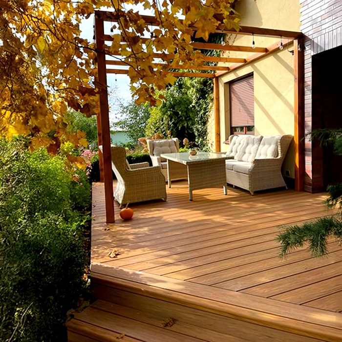Realizacja tarasu z deski premium amber