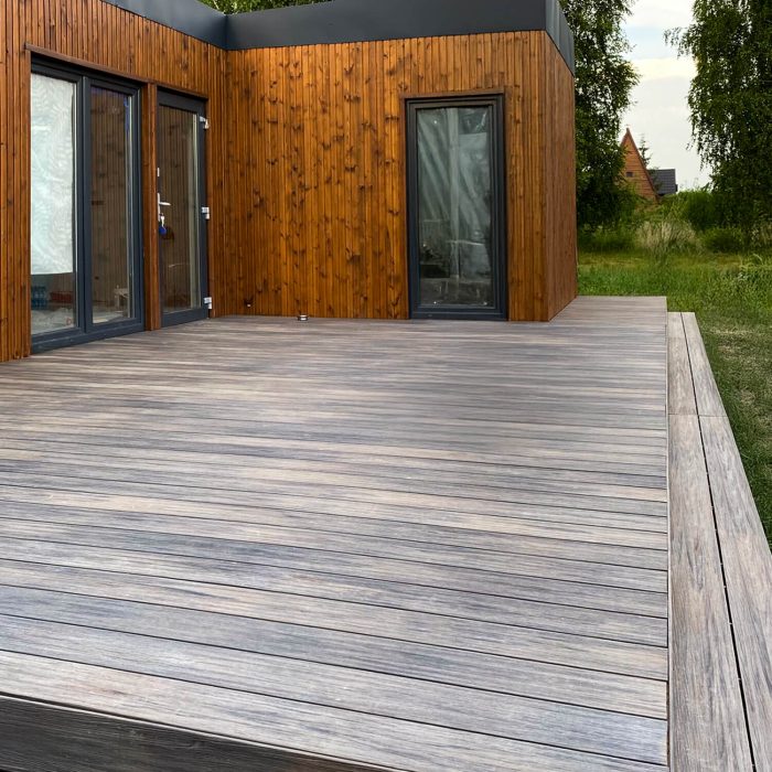 realizacja tarasu z deski kompozytowej premium antique
