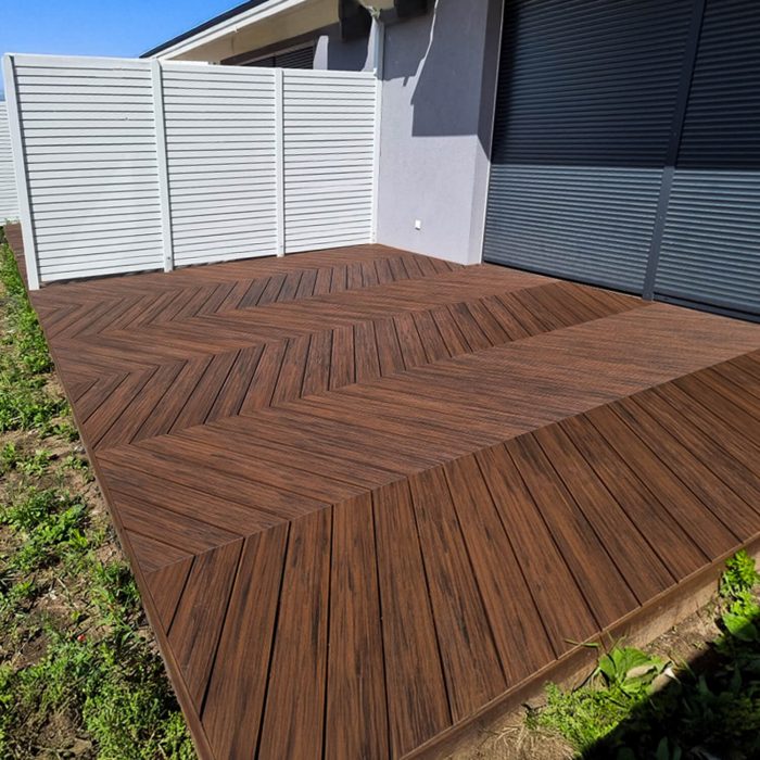 realizacja tarasu z deski tarasowej kompozytowej redwood premium